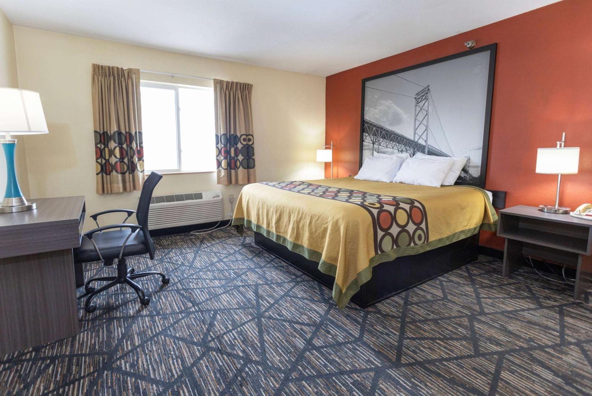 Super 8 By Wyndham Big Rapids Motel Exterior photo